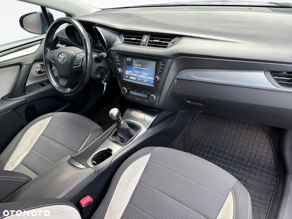 Toyota Avensis 1.8 Premium - 25