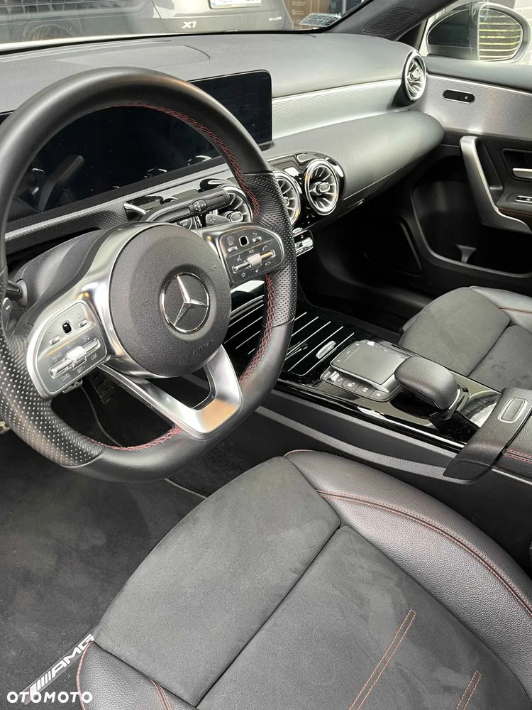 Mercedes-Benz Klasa A 180 AMG Line 7G-DCT - 3