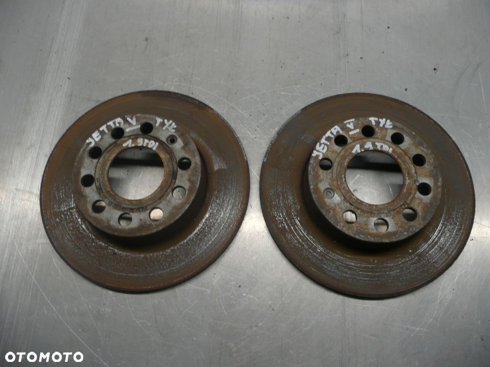VW JETTA V 1.9TDI TARCZE HAMULCOWE TYŁ - 1