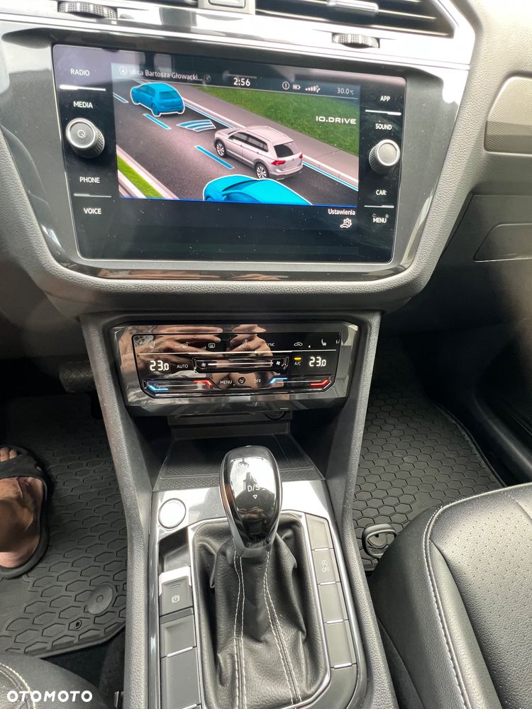 Volkswagen Tiguan - 12