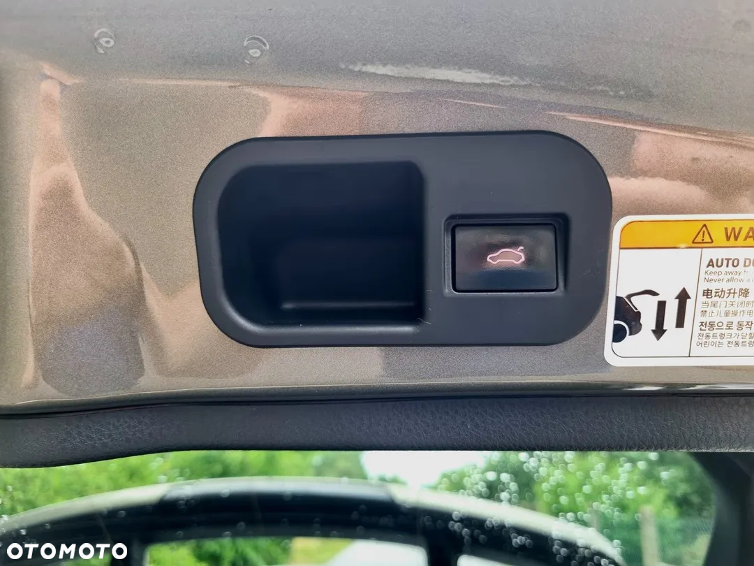 Toyota C-HR 2.0 Hybrid Executive - 36