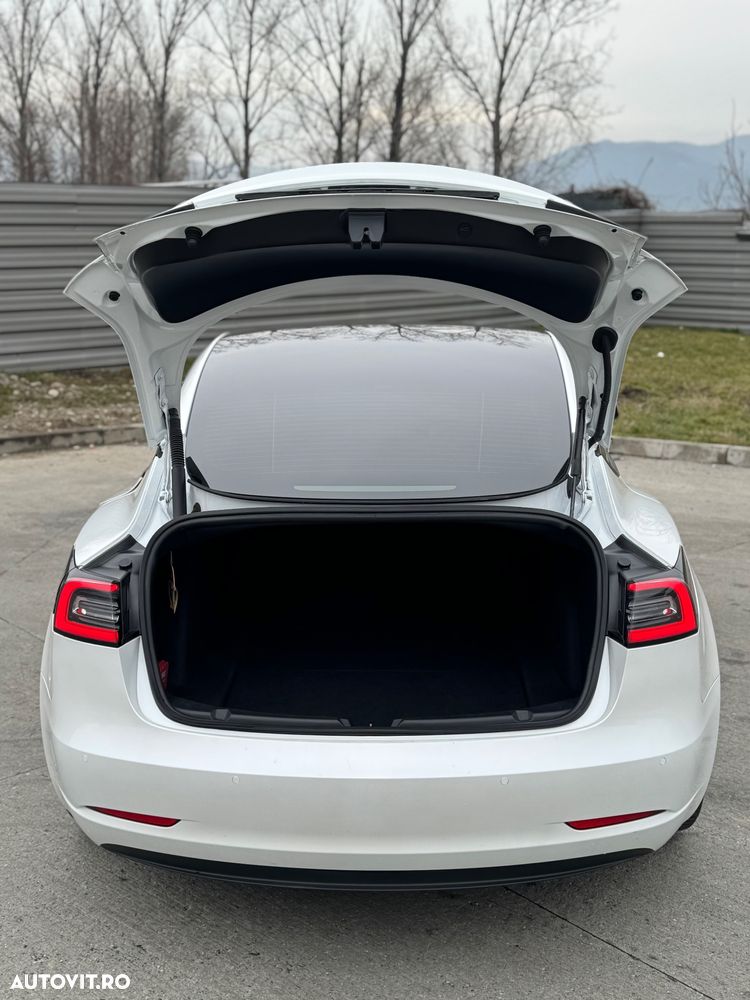 Tesla Model 3 - 13