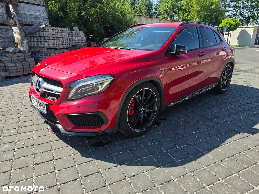 Mercedes-Benz GLA - 1