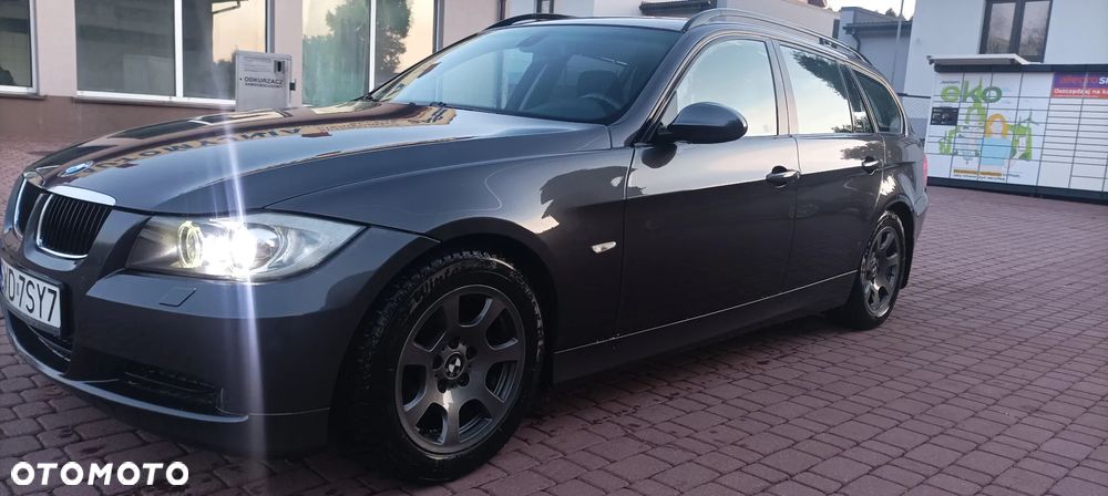 BMW Seria 3 320d - 22