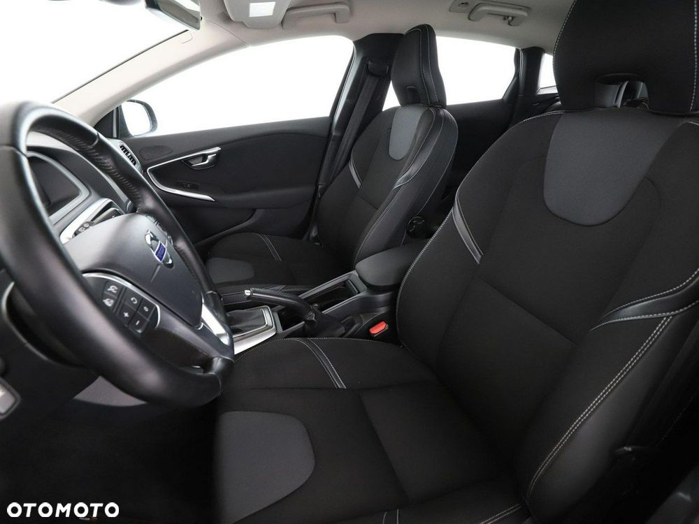 Volvo V40 T2 Drive-E Momentum - 13