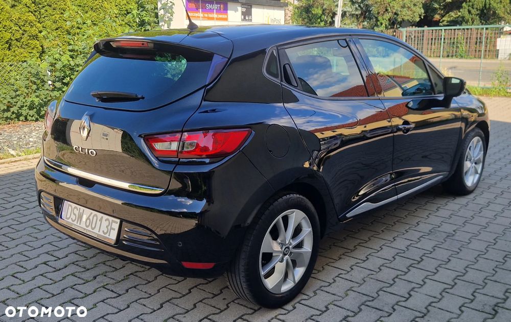 Renault Clio 1.2 16V Limited Plus - 19