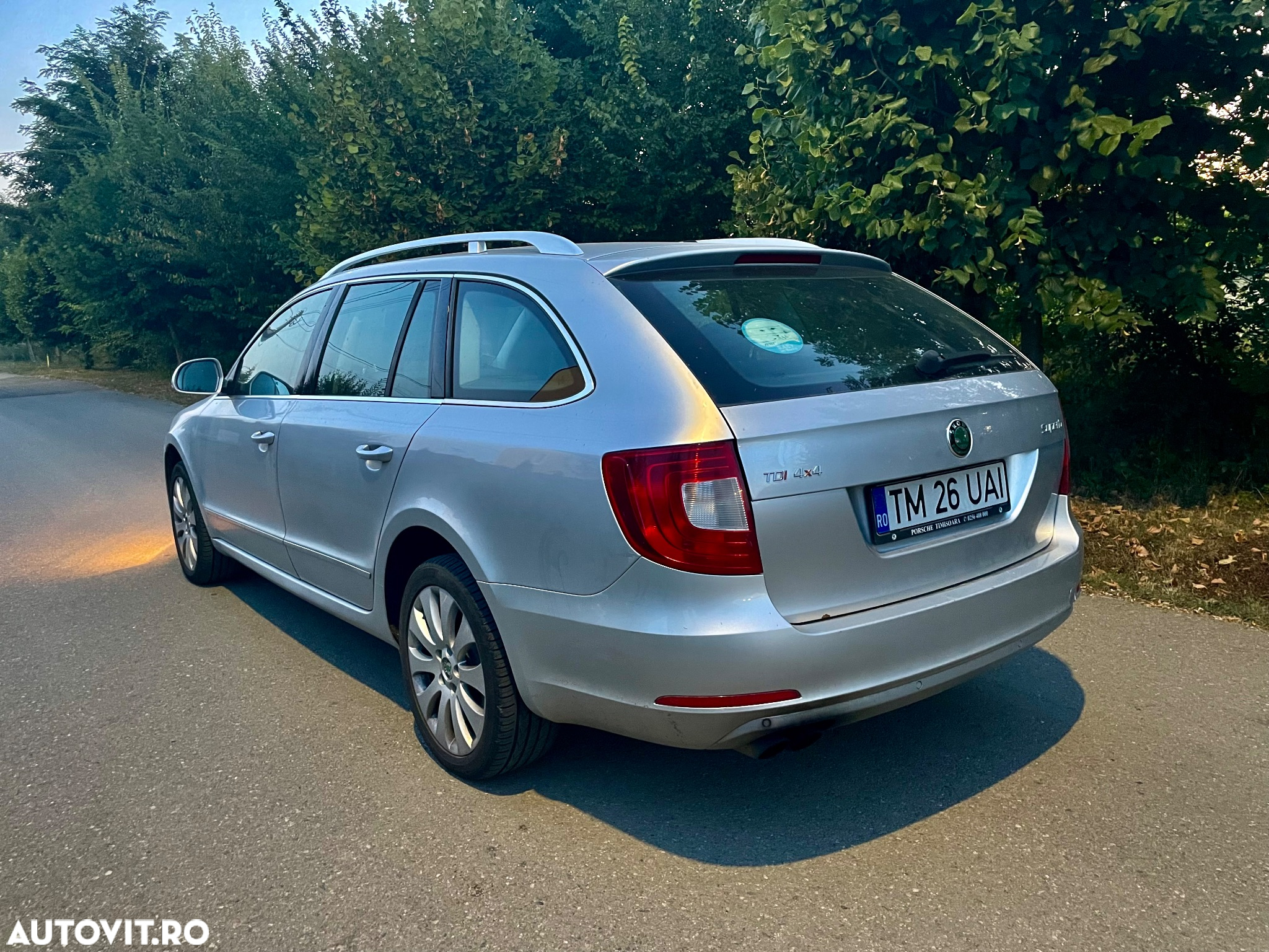 Skoda Superb 2.0 TDI Active 4x4 DSG - 4