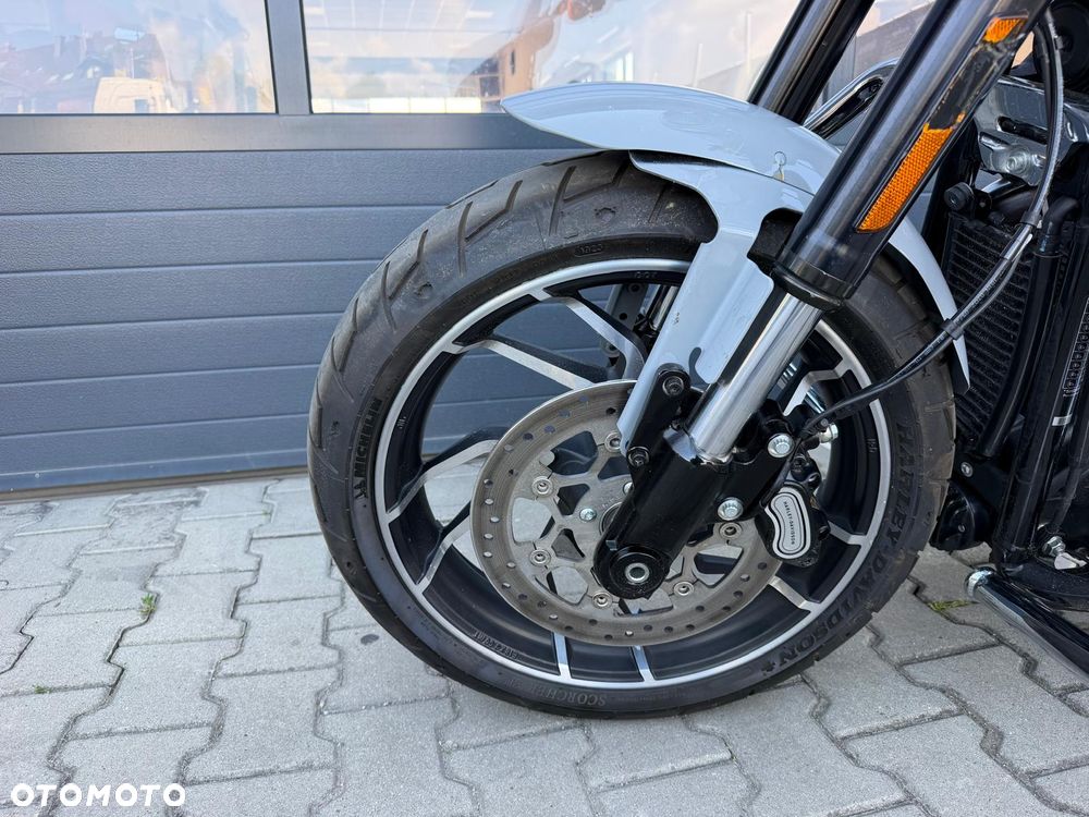 Harley-Davidson Softail Sport Glide - 15