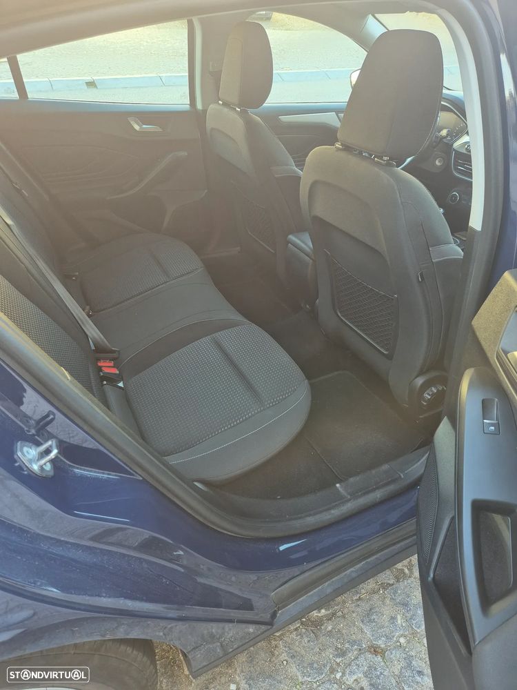 Ford Focus - 8