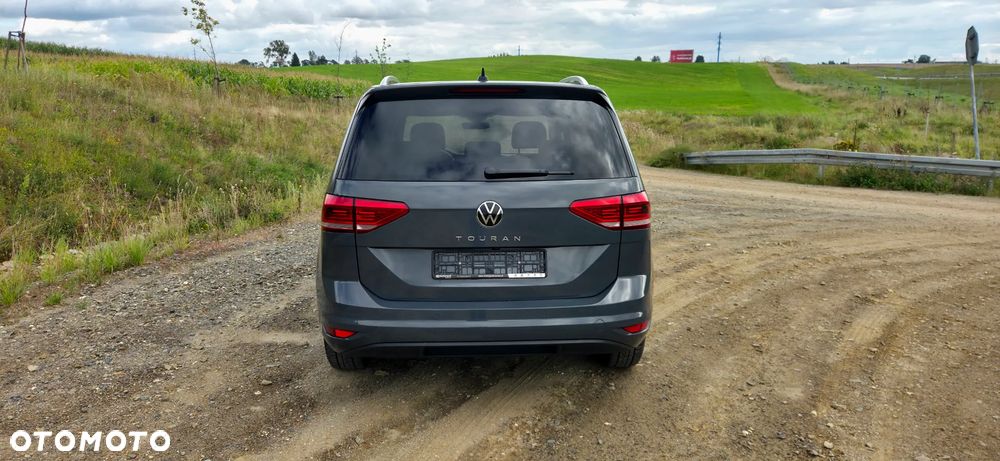 Volkswagen Touran - 8