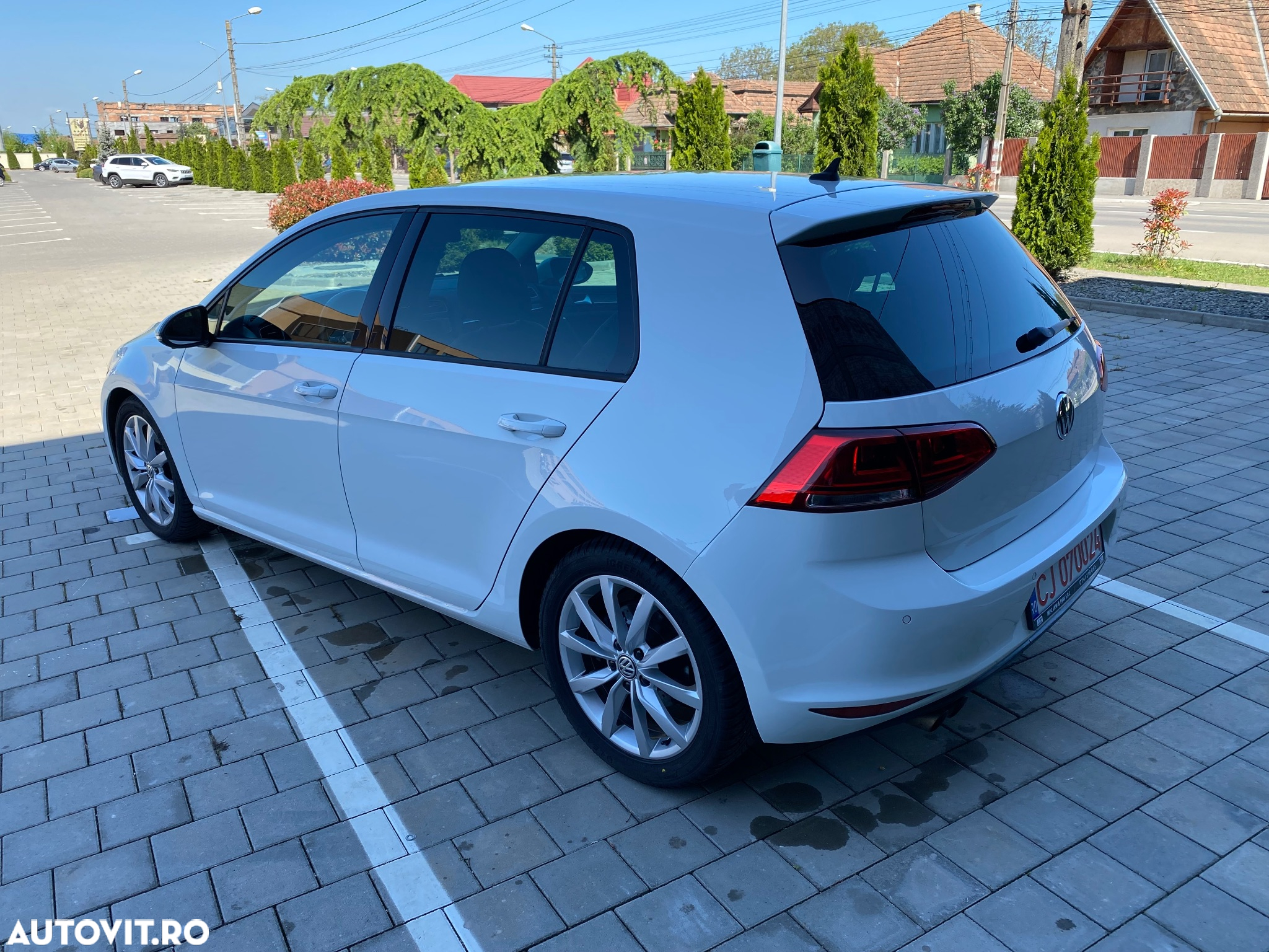 Volkswagen Golf 2.0 TDI Highline - 14