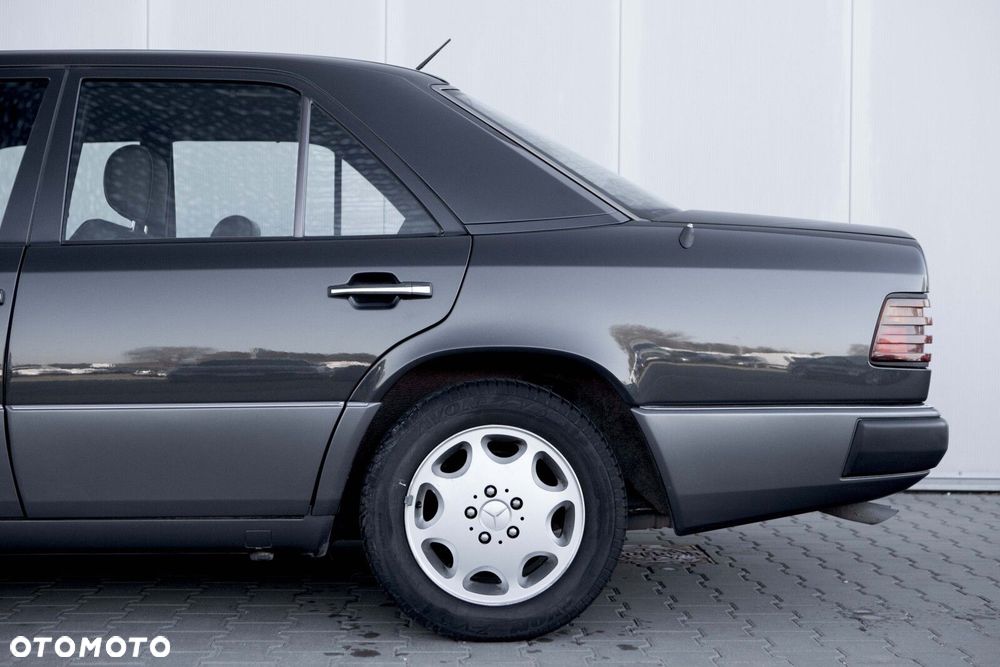 Mercedes-Benz W124 (1984-1993) - 16
