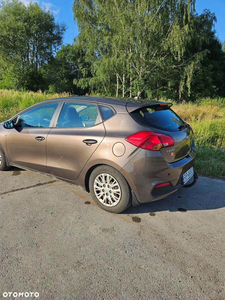 Kia Ceed - 4