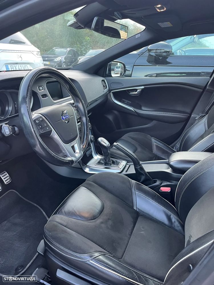 Volvo V40 D2 R Design - 17