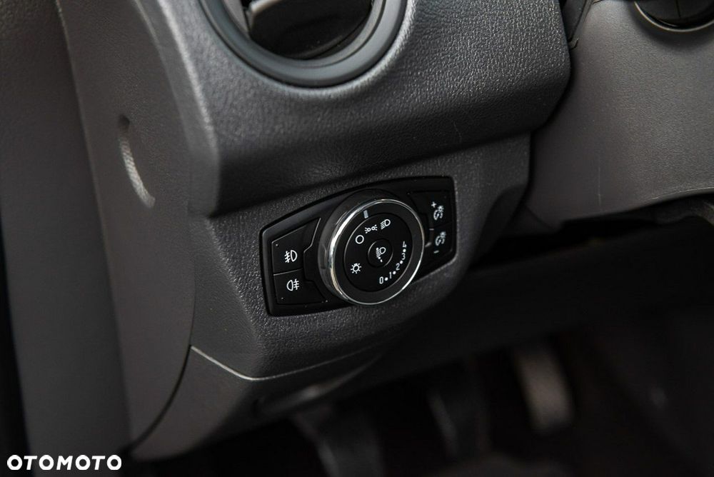 Ford Tourneo Courier - 17