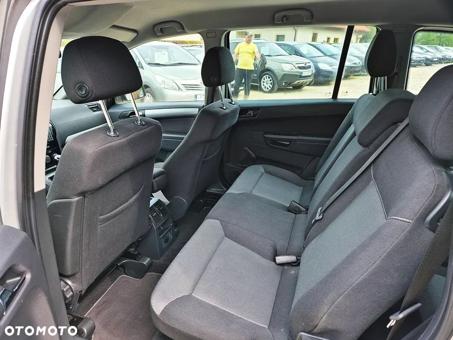 Opel Zafira 1.8 Family Plus - 30