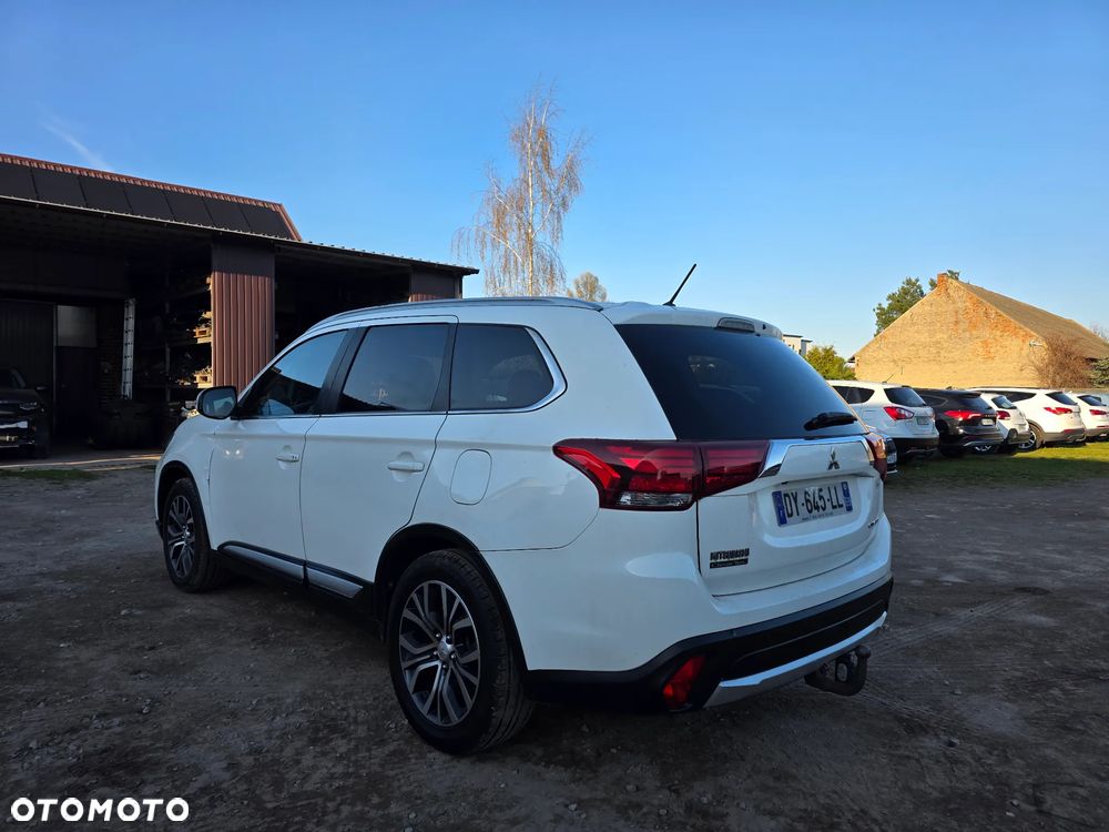 Mitsubishi Outlander - 4
