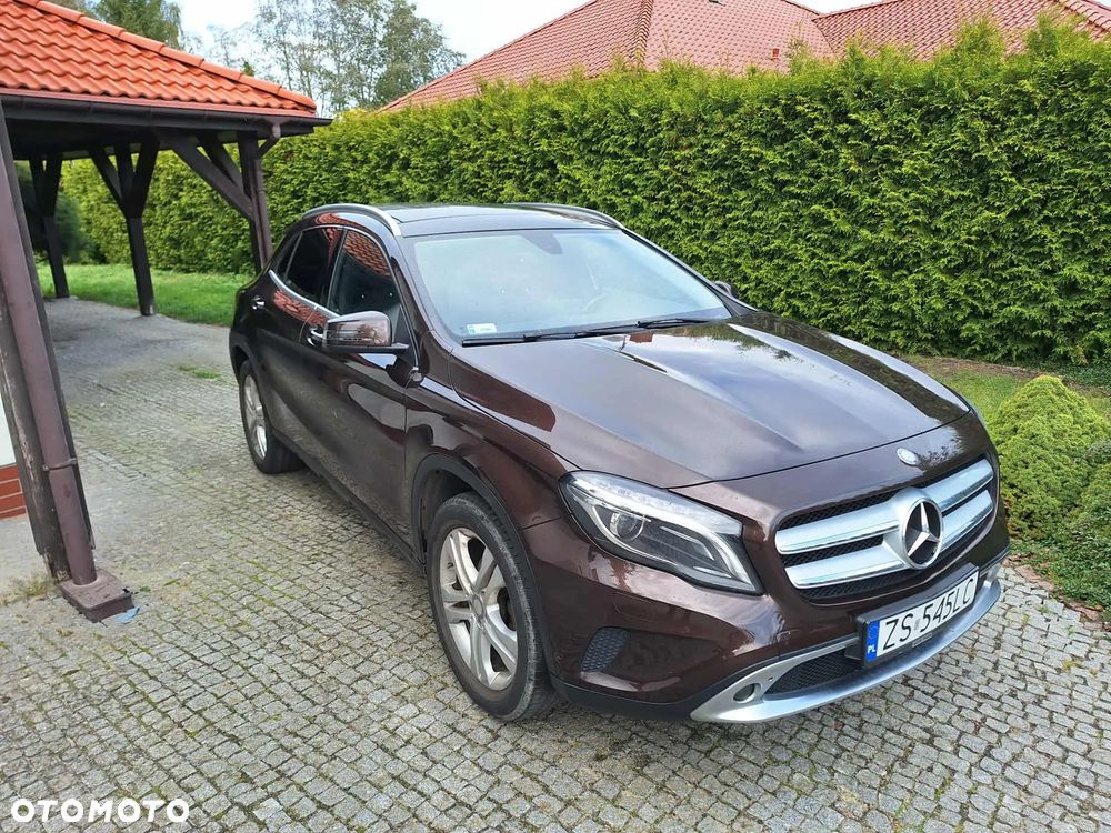 Mercedes-Benz GLA 180 - 9