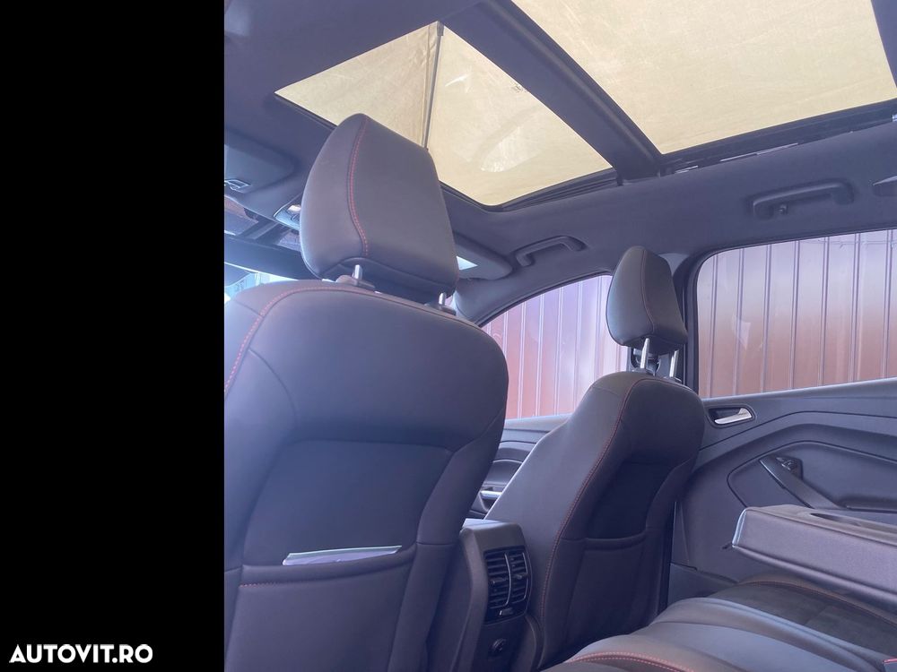 Ford Kuga 2.0 TDCi 4WD Powershift ST-Line - 13