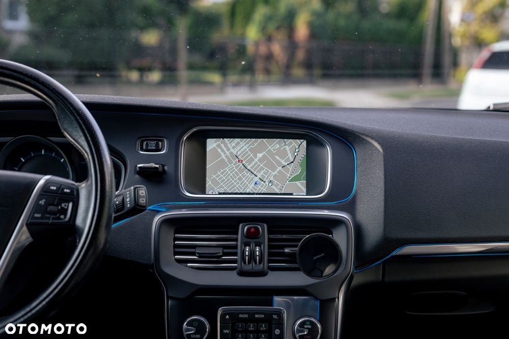 Volvo V40 D4 Geartronic RDesign - 23
