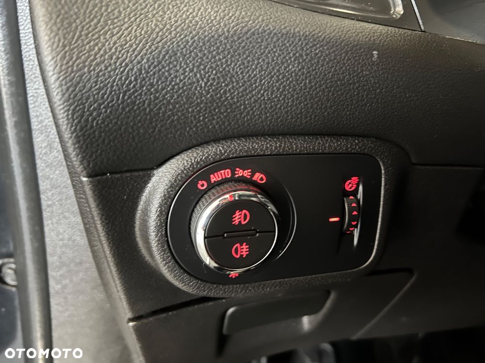 Opel Zafira 2.0 D (CDTI ecoFLEX) Start/Stop Active - 38