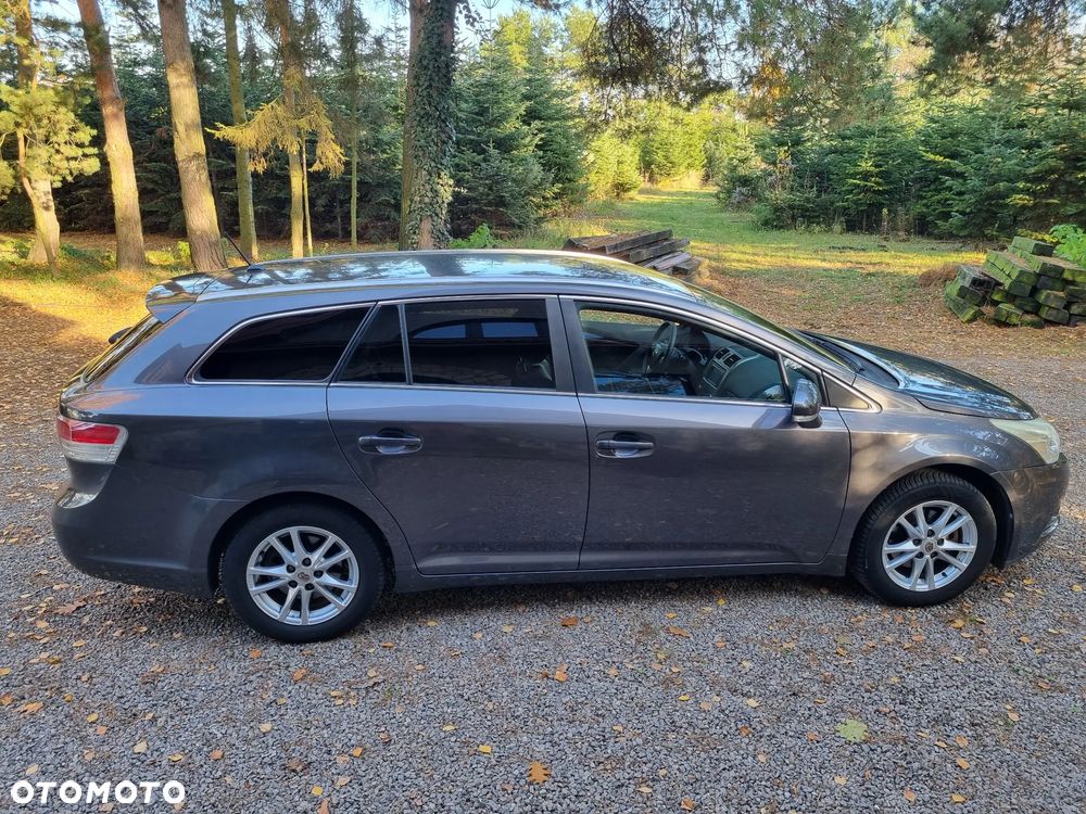 Toyota Avensis 2.0 D-4D Premium - 13