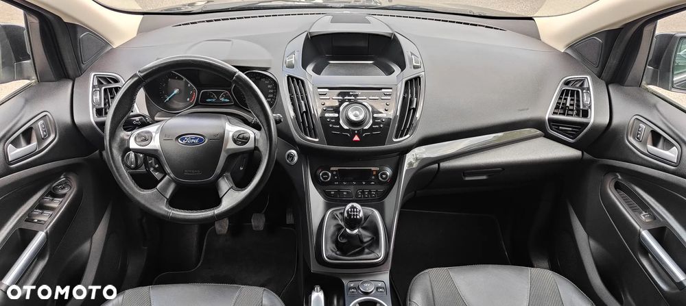 Ford Kuga 1.5 EcoBoost 2x4 Trend - 28