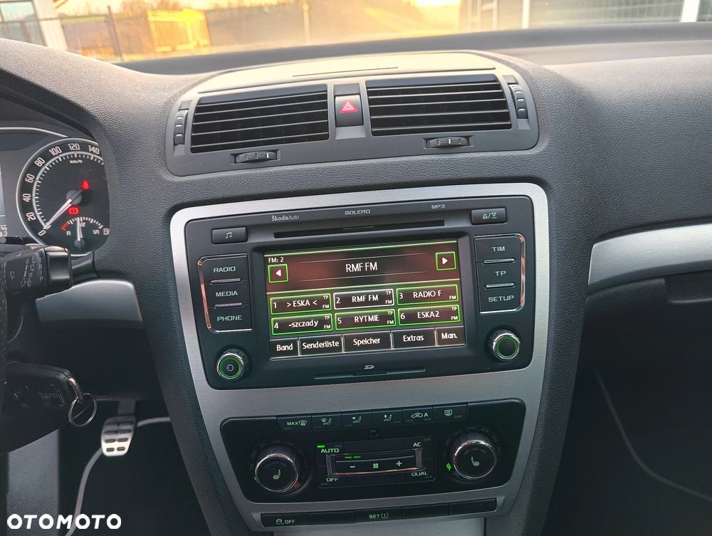 Skoda Octavia 2.0 TDI CR DPF RS - 25