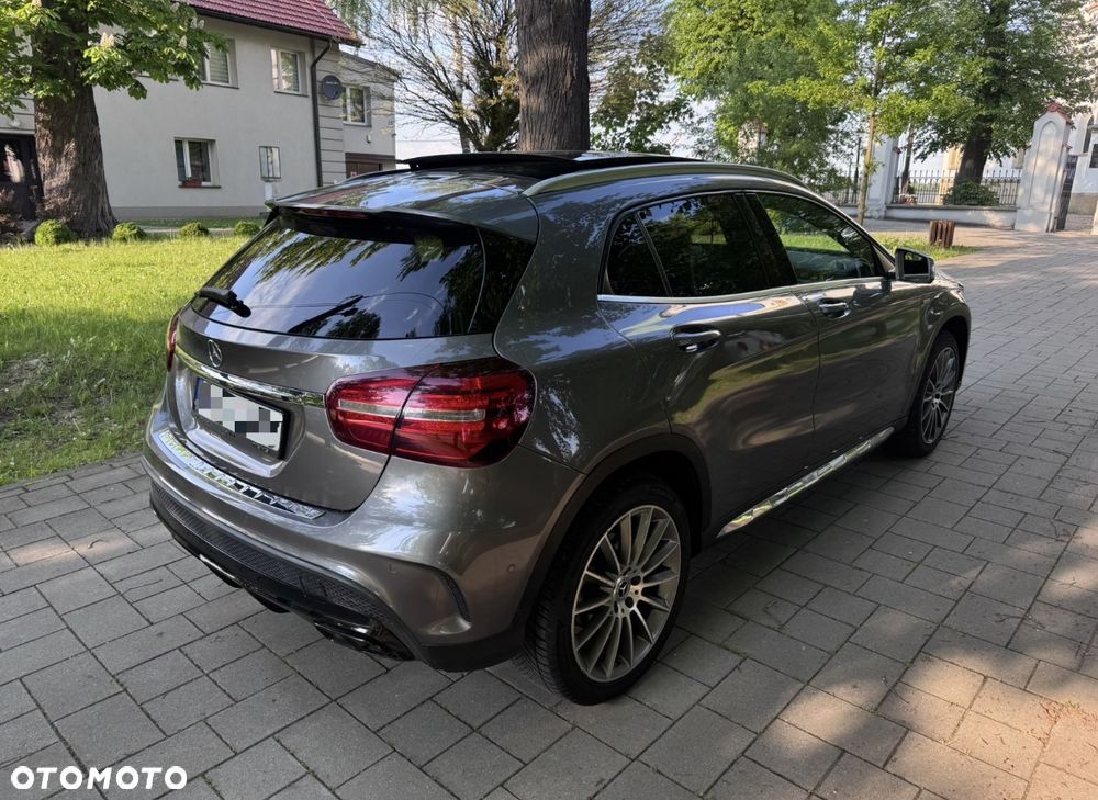 Mercedes-Benz GLA 220 d 7G-DCT AMG Line - 11