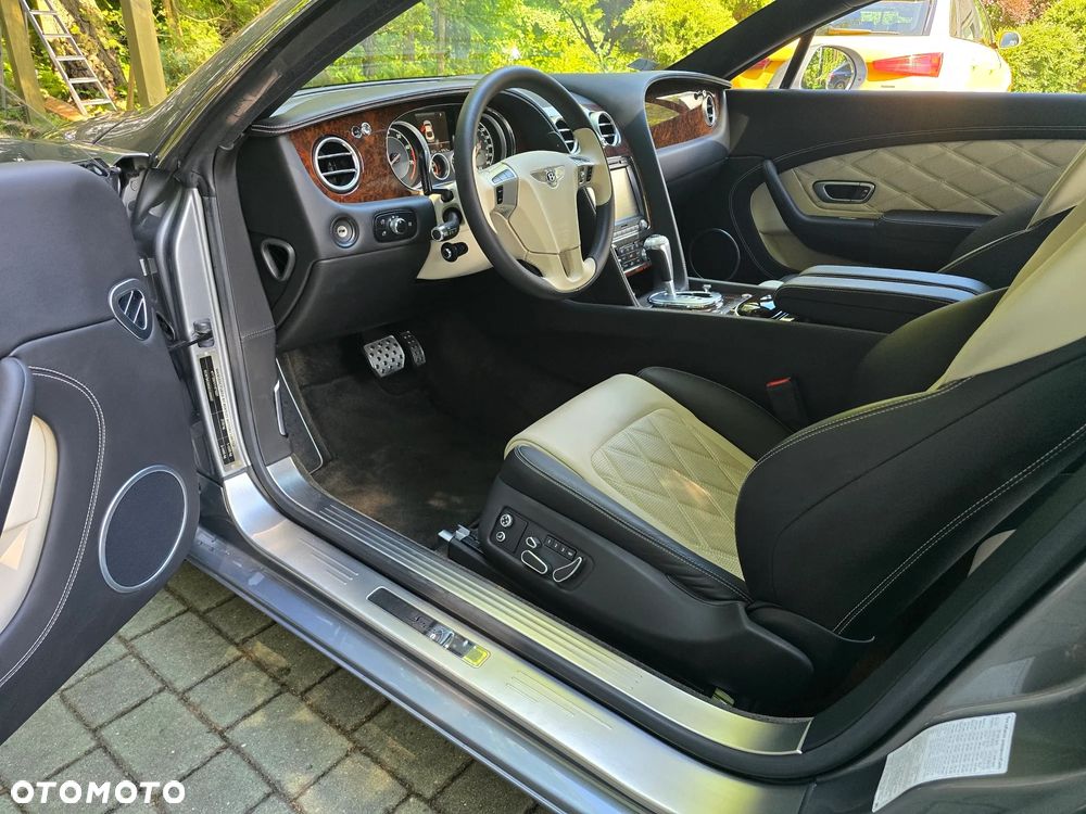 Bentley Continental GT - 16