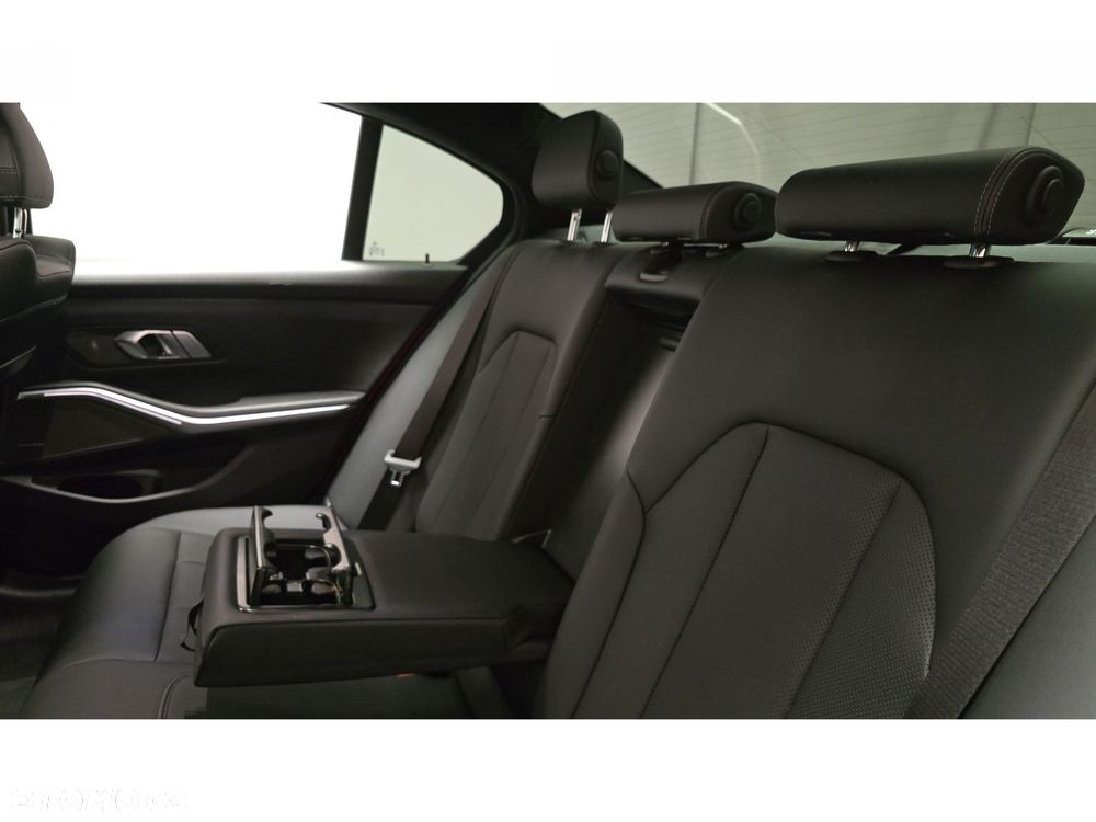 BMW Seria 3 - 23