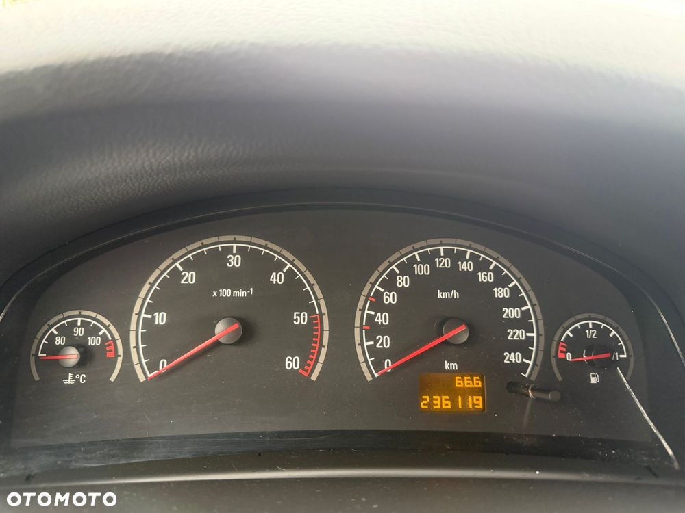 Opel Vectra 1.9 CDTI Cosmo - 7