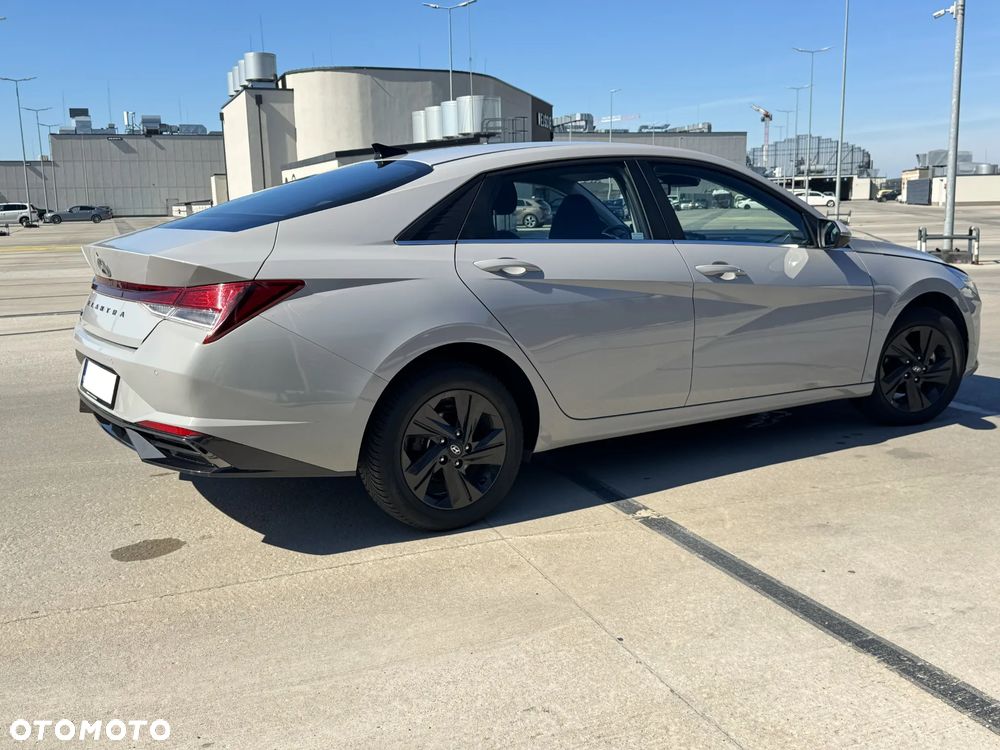 Hyundai Elantra 1.6 Smart CVT - 8