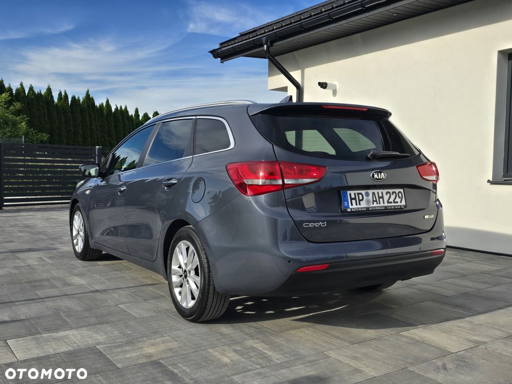 Kia Ceed 1.6 GDI Dream Team Edition - 4