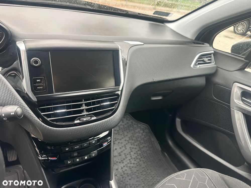 Peugeot 2008 - 12