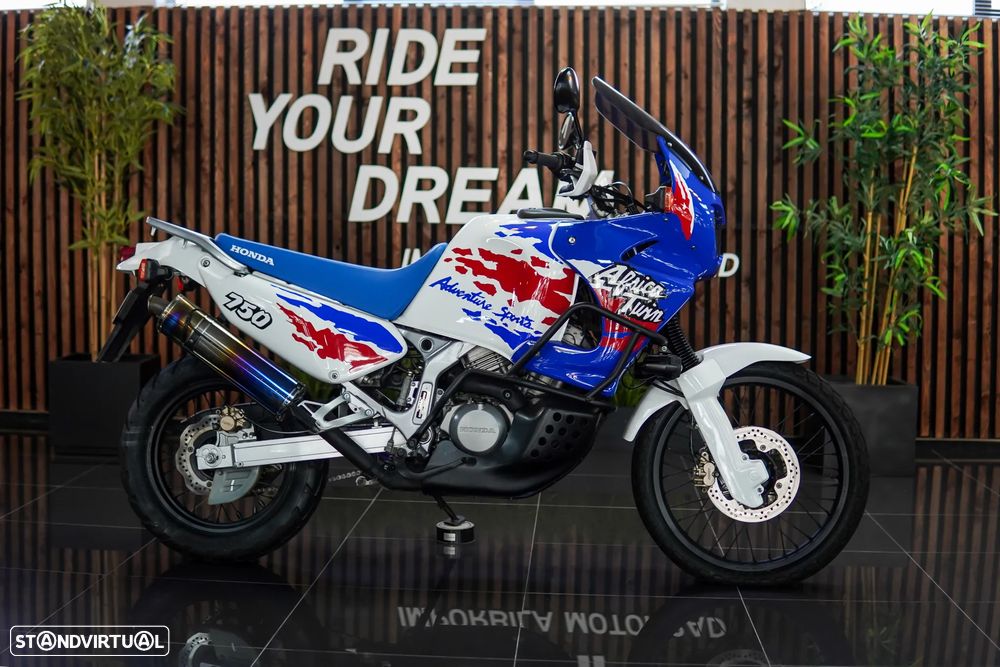 Honda Africa Twin 750 Adventure - 3