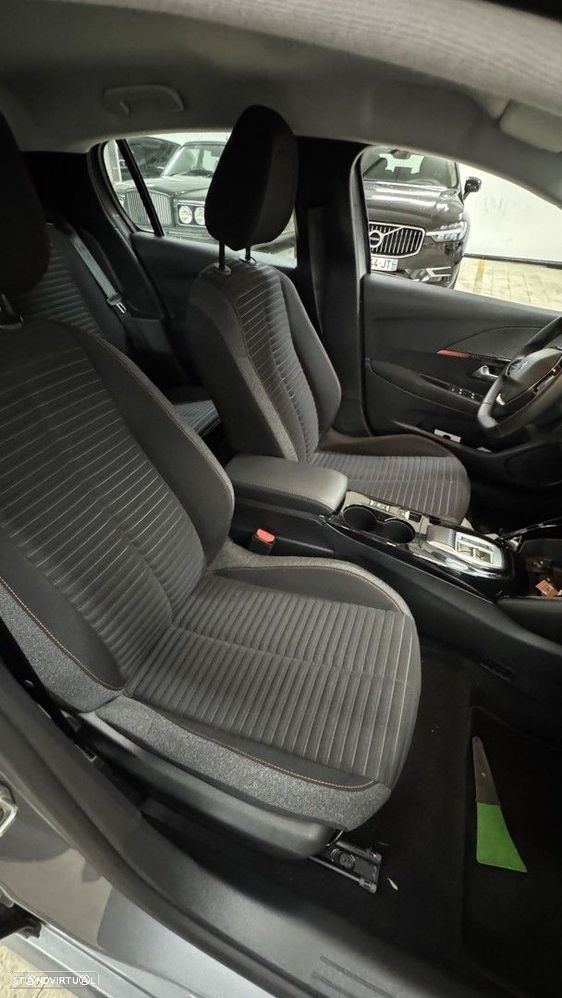 Peugeot e-208 50 kWh Active Pack - 8