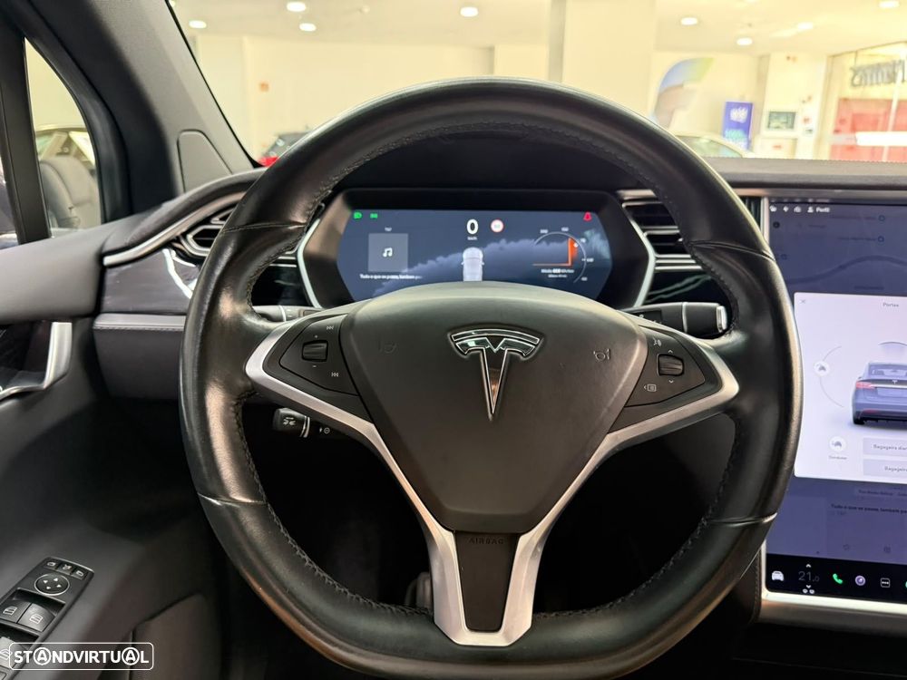 Tesla Model X 100D - 16