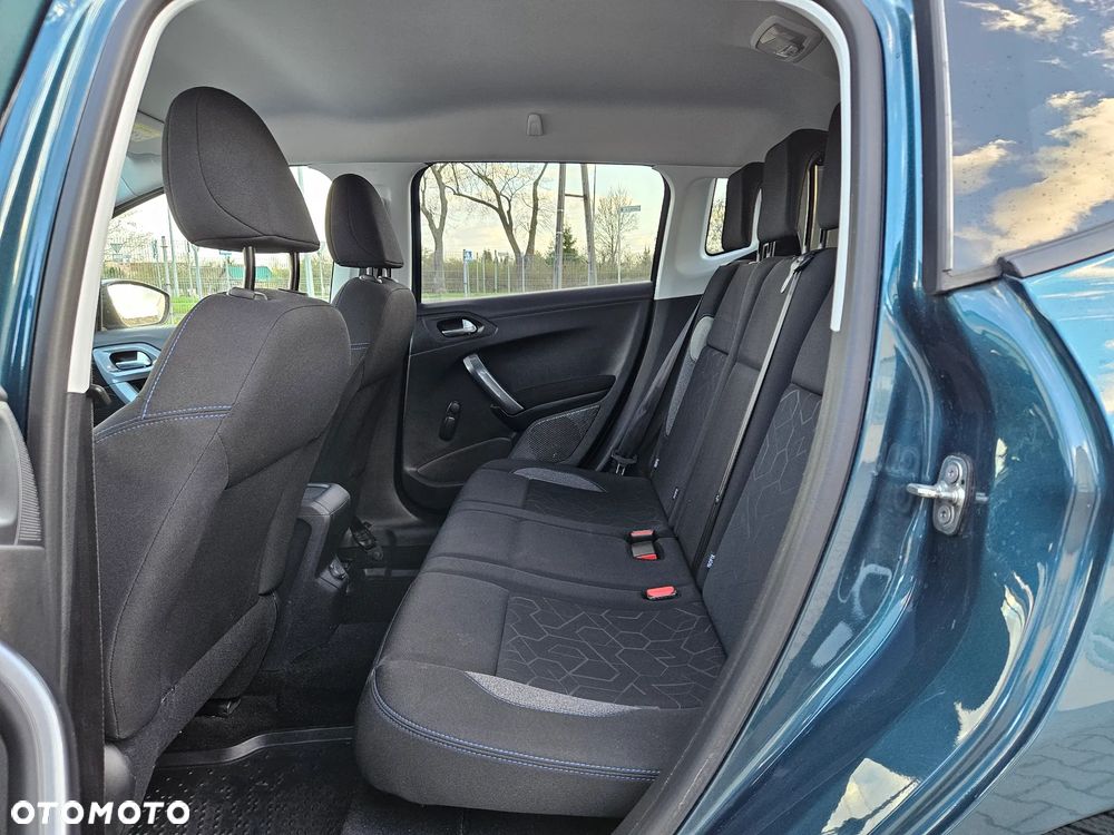 Peugeot 2008 1.2 Pure Tech Style S&S - 23