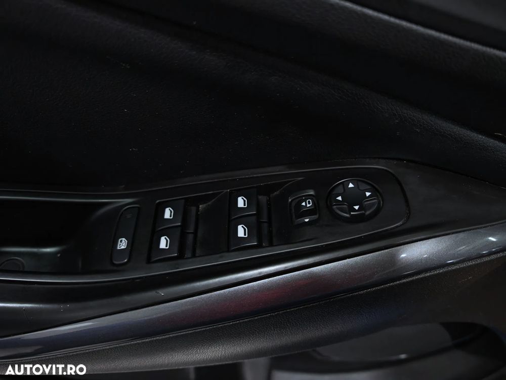 Opel Grandland X 1.2 Start/Stop Automatik Business Edition - 26