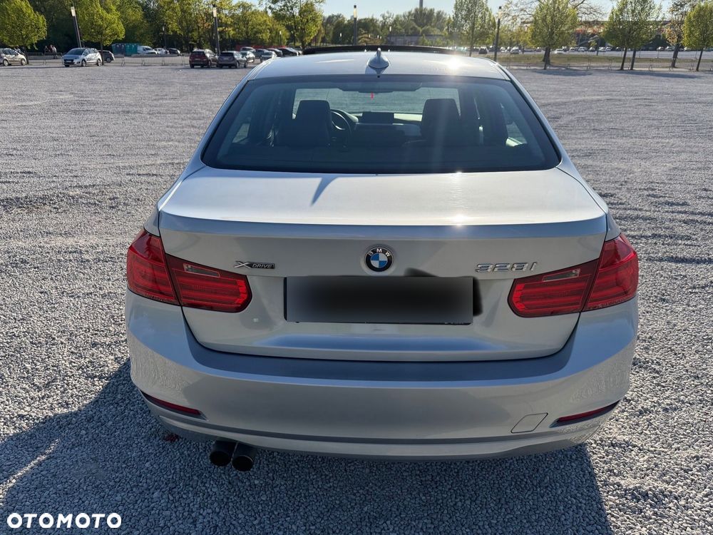BMW Seria 3 328i xDrive - 6