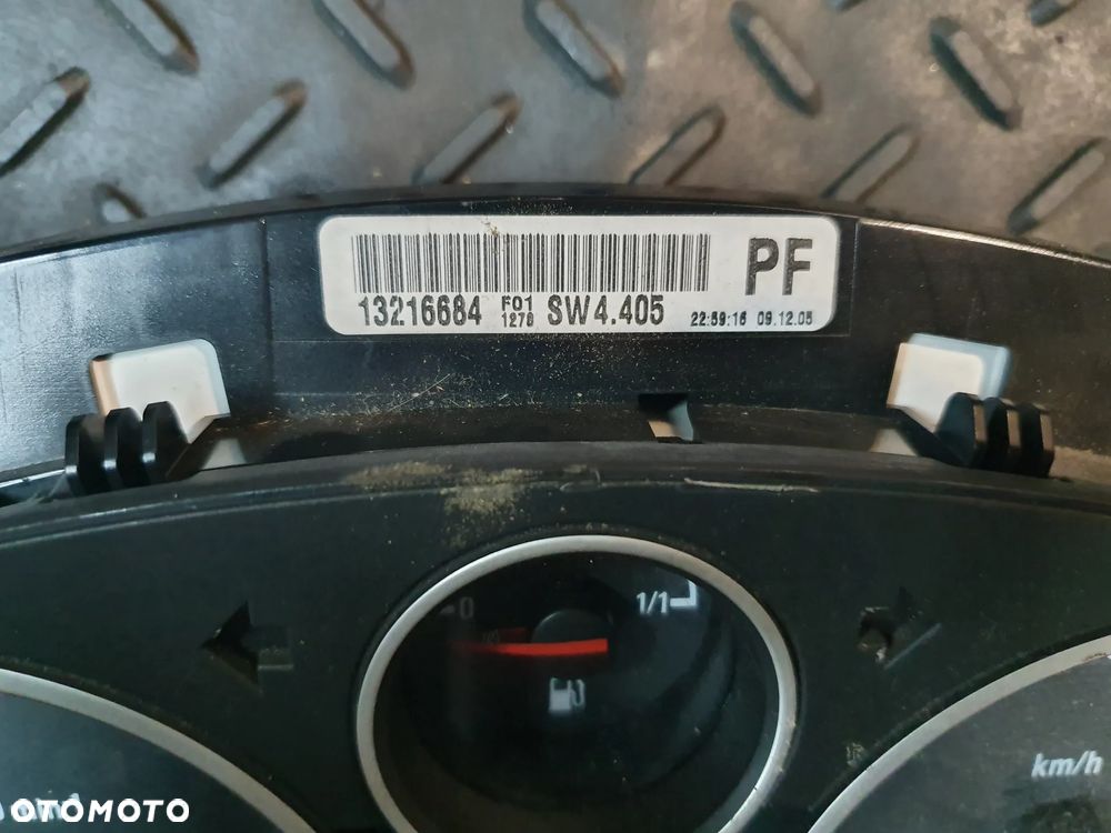 Licznik Opel Astra H 1.9 CDTI 13216684 ZAFIRA B EUROPA DEMONTAŻ - 2