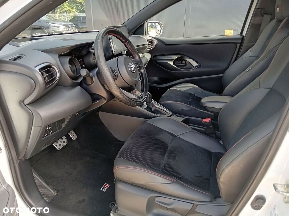 Toyota Yaris - 11