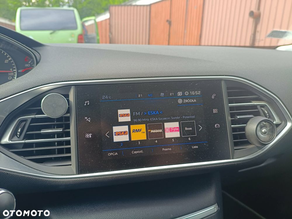 Peugeot 308 1.2 PureTech GPF Active Pack Business S&S EAT8 - 12