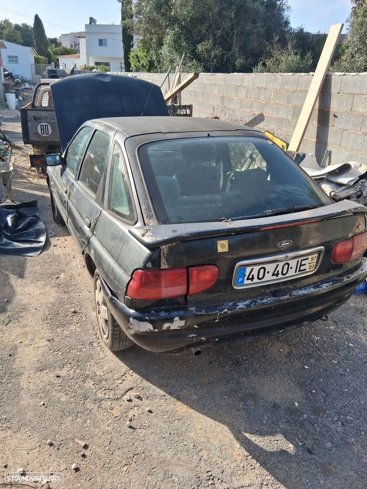 Ford Escort - 1