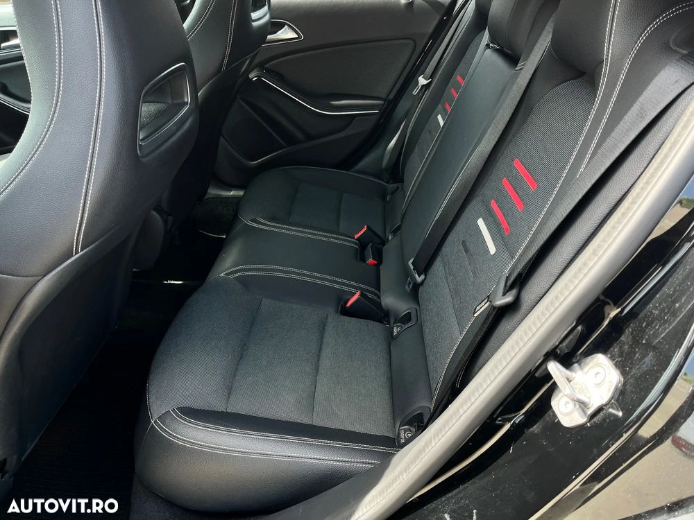 Mercedes-Benz A 200 7G-DCT - 11