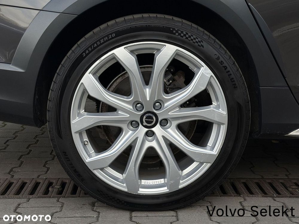 Volvo V90 Cross Country - 20