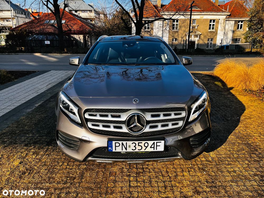 Mercedes-Benz GLA 180 7G-DCT AMG Line - 10