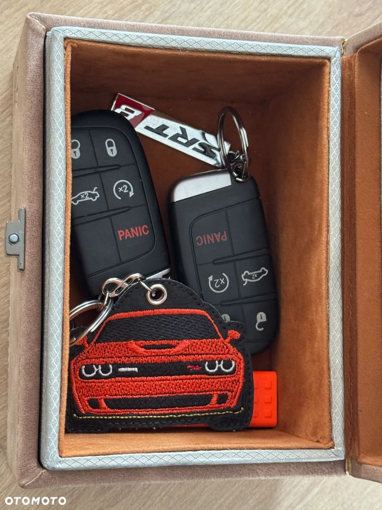 Dodge Challenger 6.4 Scat Pack - 37