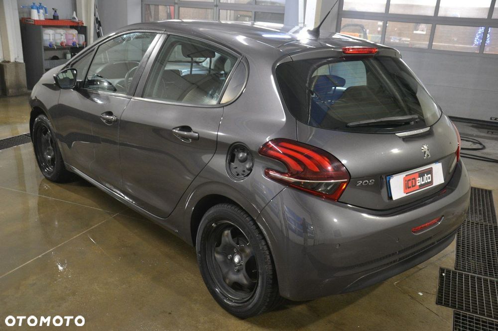Peugeot 208 - 5